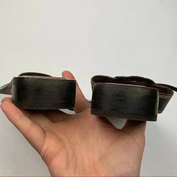 Bernardo sandals 7.5 chocolate brown leather south western bolo thong flip flops - Picture 8 of 12